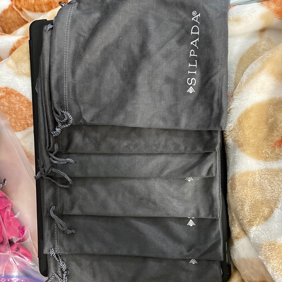 6 Silpada jewelry bags - Picture 2 of 4